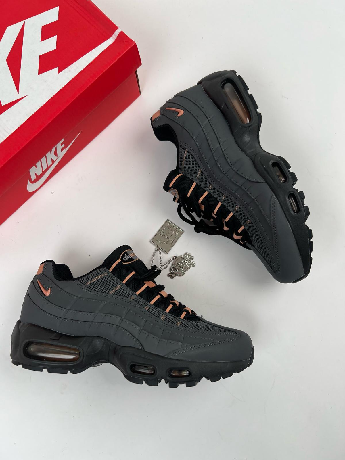 Zapatillas Nike Air Max 95 x SynaWorld